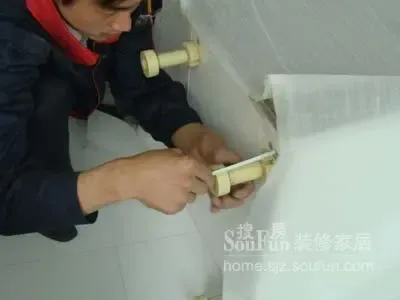 搜房带你逛工地 花样年华橱柜安装全记录 搜房带你逛工地 花样年华橱柜安装全记录
