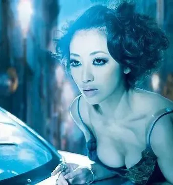 16位女星的“僵尸妆” 16位女星的“僵尸妆”