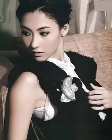����Ȧ�е�9���������µ�Ů������