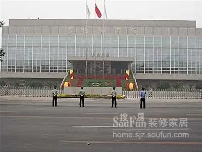 九点钟的省体育馆还在静静等待圣火到来 九点钟的省体育馆还在静静等待圣火到来