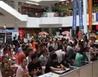 长春业主听取商家介绍产品