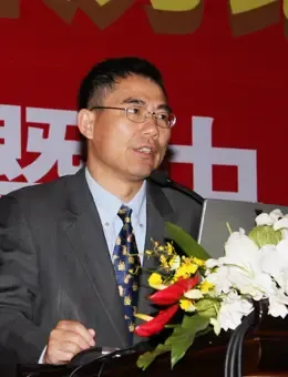 中国房地产TOP10研究组联席组长 莫天全 中国房地产TOP10研究组联席组长 莫天全