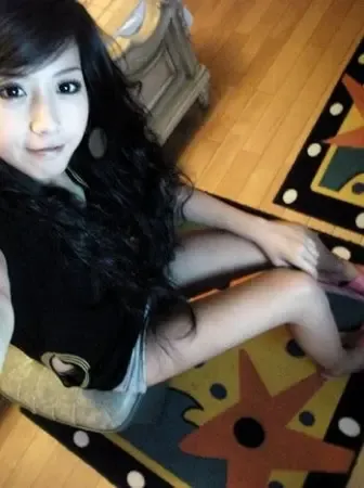 艳丽美少女 挑动男人心弦的激情家居秀(组图) 艳丽美少女 挑动男人心弦的激情家居秀(组图)