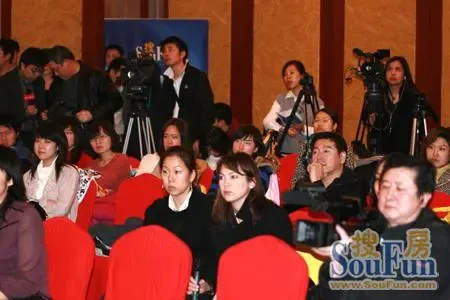 境外媒体提问赴美看房团 美国人民会欢迎你们