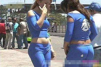 低腰裤凸露囧图_令人无法理解的低腰裤,比基尼凸露 ...