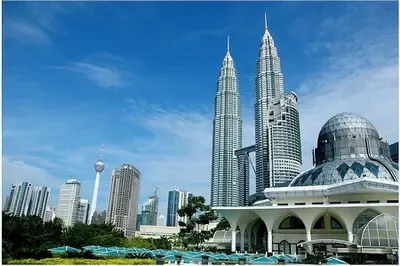 吉隆坡双峰塔(452米)