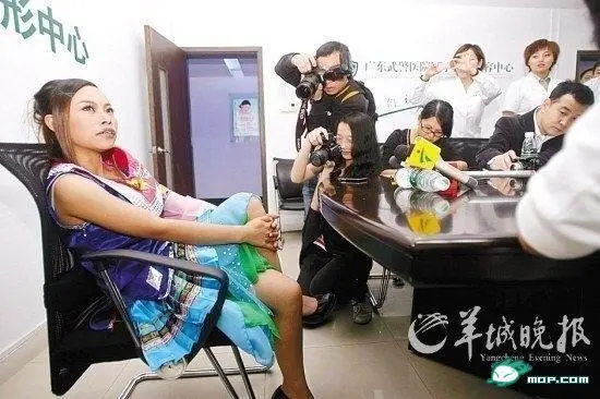 凤姐做客《lady呱呱》对比整容前后惊艳家居照