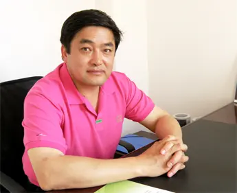 何建荣 云南泸西人,昆明合家欢房地产经纪有限公司总经理,房地产