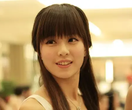 深大19岁<em>校花清纯</em>如水 高清家居专辑曝光(组图