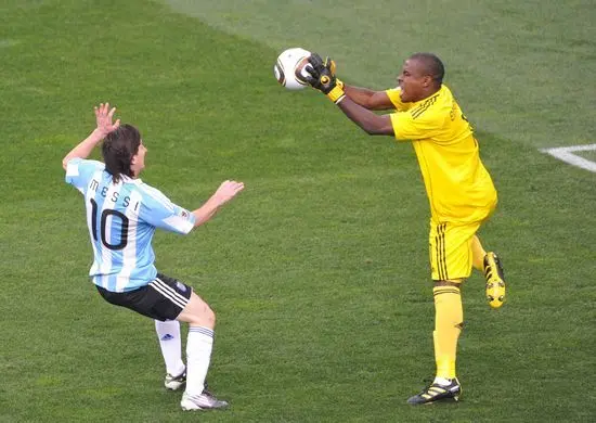 不爱房子爱足球 今晚世界杯直播高清塞尔维亚