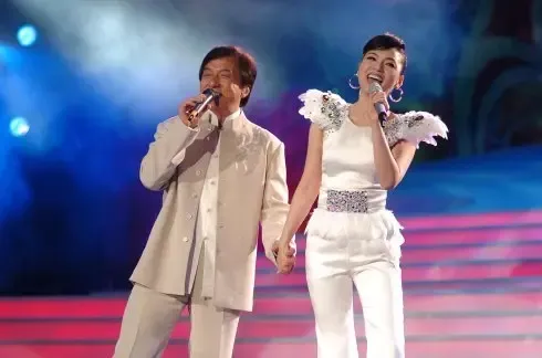 <em>女高男低</em>的明星合照(组图)