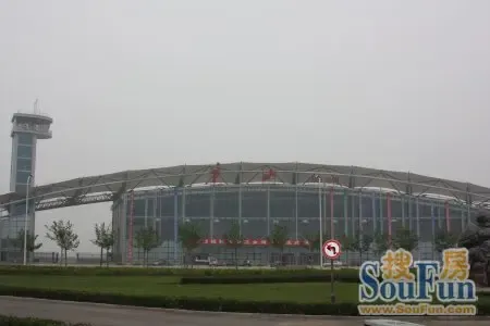 小宝乘机场专线探秘<em>三女河机场</em> 沿线楼盘一览