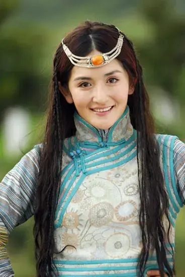 著名主持人 谢娜 在08版射雕里扮演 华筝 