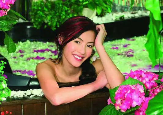 绝美女星浴缸性感靓照 应采儿俏皮周迅冷艳