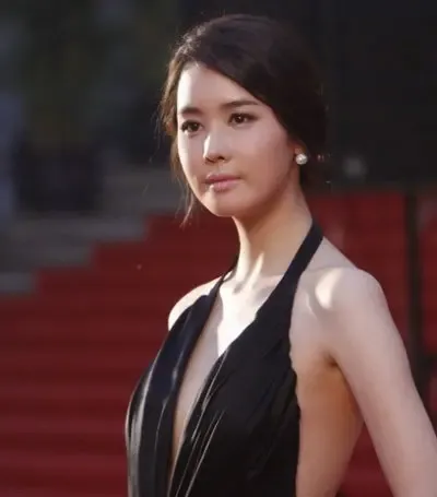 盘点二次整容失败女星家居照(图)