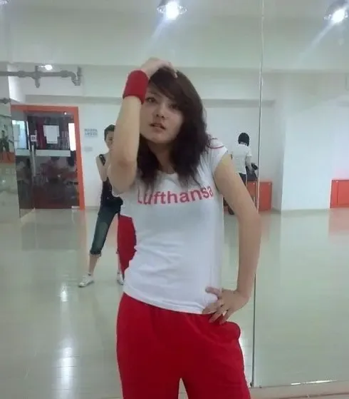 <em>湖南</em>卫视落水门美女选手<em>闯关</em>不慎