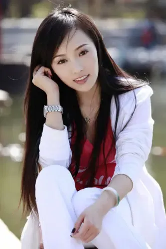 校花韩一菲大放婐体照图片