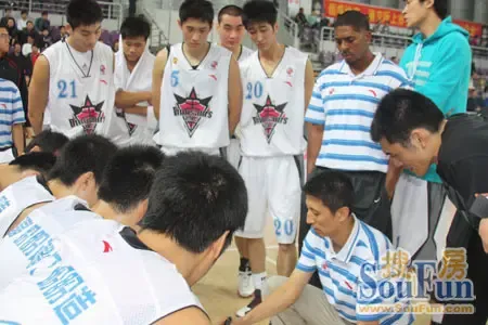 直播:恒盛阳光尚城杯辽宁盼盼与中华台北篮球