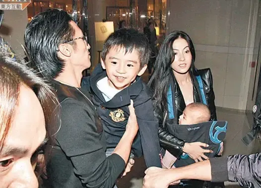 lucas和quintus一起亮相