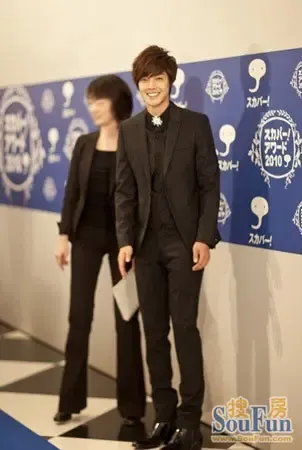 花美男 金贤重 献唱 亚运会  帅哥家居生活相册(组