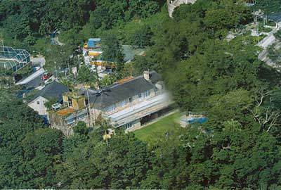 澳门赌王何鸿燊的四个老婆和十七子女