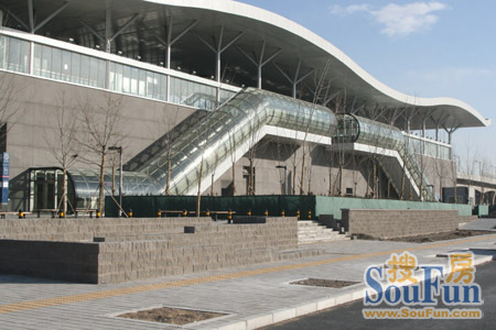 10号线二期的宋家庄站,终点为连接京津城际铁路的亦庄火车站站.