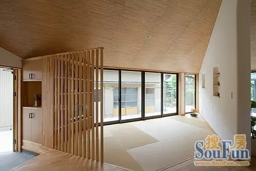 日本哉森田设计的T型房子,可爱的木色星形屋