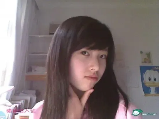 <em>奶茶妹妹</em> 粉红家居照走红 已保送进清华(图)|搜