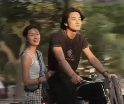 王菲唱《将爱》<em>主题曲</em> 看<em>男女</em>主角12年前青涩