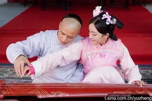 《宫锁心玉》冯绍峰穿越相拥 杨幂服饰大盘点(图) 《宫锁心玉》冯绍峰穿越相拥 杨幂服饰大盘点(图)