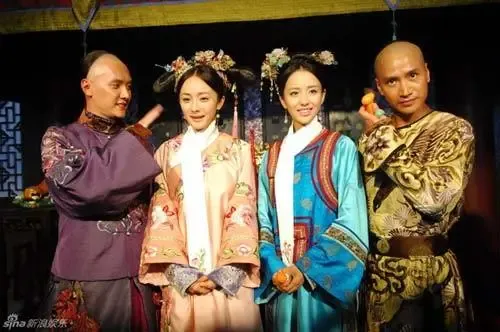 《宫锁心玉》冯绍峰穿越相拥 杨幂服饰大盘点(图)