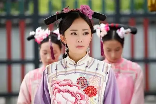 《宫锁心玉》冯绍峰穿越相拥 杨幂服饰大盘点(图) 《宫锁心玉》冯绍峰穿越相拥 杨幂服饰大盘点(图)