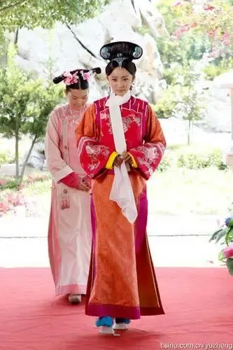 《宫锁心玉》冯绍峰穿越相拥 杨幂服饰大盘点(图) 《宫锁心玉》冯绍峰穿越相拥 杨幂服饰大盘点(图)