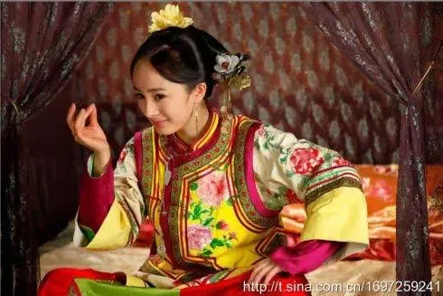 《宫锁心玉》冯绍峰穿越相拥 杨幂服饰大盘点(图) 《宫锁心玉》冯绍峰穿越相拥 杨幂服饰大盘点(图)