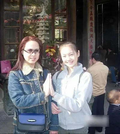  郑爽 自爆海量 素颜照  明星素颜也可以可爱(图)|