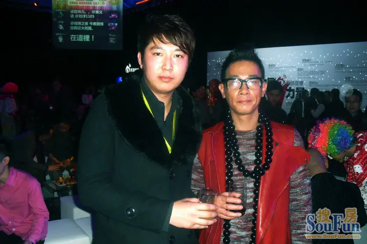 史上最牛劫匪砸窗哥 如此抢银行雷死人不偿命