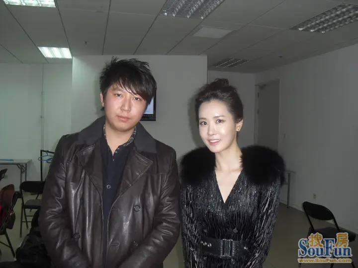 史上最牛劫匪砸窗哥 如此抢银行雷死人不偿命