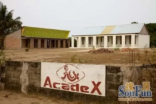 �չ��������͹�ACADEXСѧУ