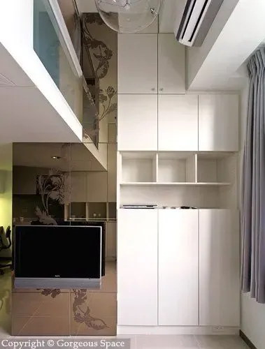 多功能23平米蜗居 实现7坪超强收纳空间(组图