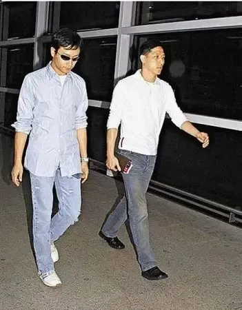 眼李承鹏悼张国荣之死