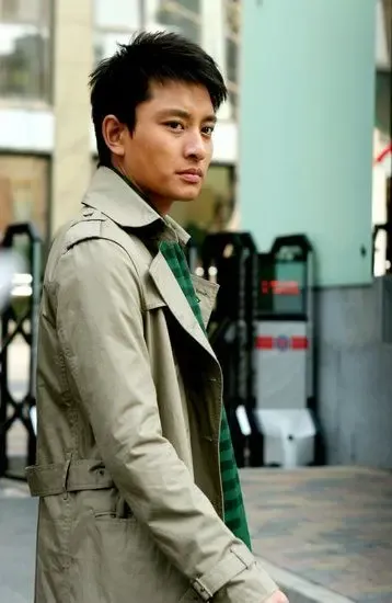 中饰演韩丁的青年演员贾乃亮