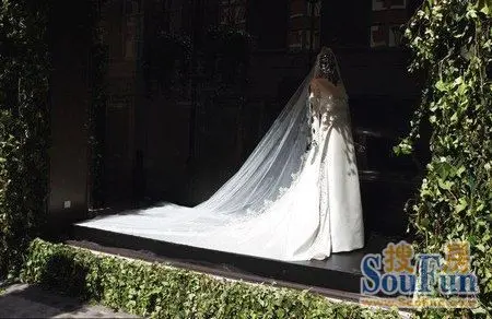 今准王妃凯特婚纱曝光 王妃父亲为爱女取婚纱