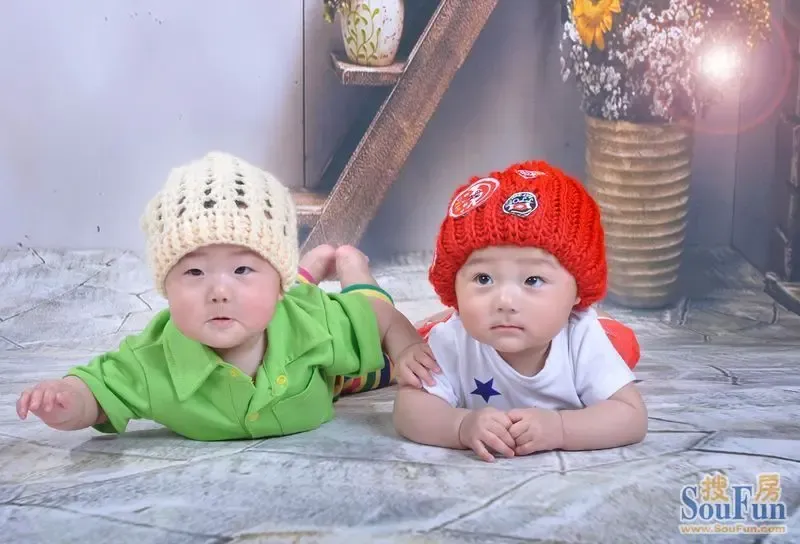 冠军 宝宝 是一对 龙凤胎 