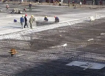 卡纳湾做基础筏板工作