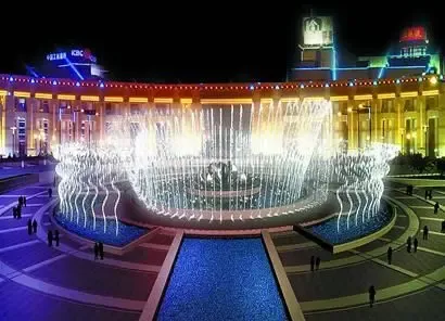 十月 泉城广场音乐喷泉揭开新面纱|搜房地产资讯
