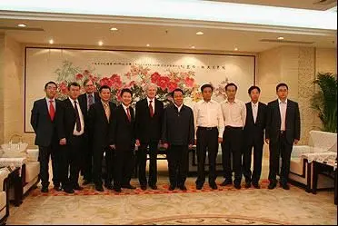 香港怡和集团总裁黎定基先生及集团高管一行与沈阳市政府领导合影