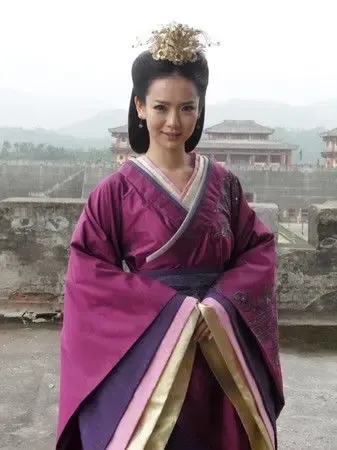 揭秘曾遭有钱人潜规则的女明星