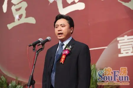 首钢建设集团领导 对项目建设情况做介绍