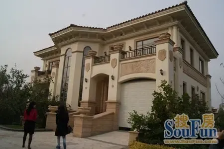 远瞻惬意城郊生活 合生京津中央别墅区渐行渐