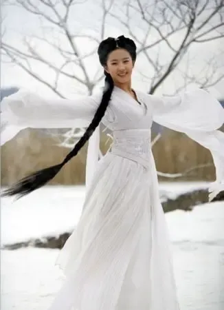 曝光<em>刘亦菲</em>领衔9版<em>小龙女</em>的家居生活照